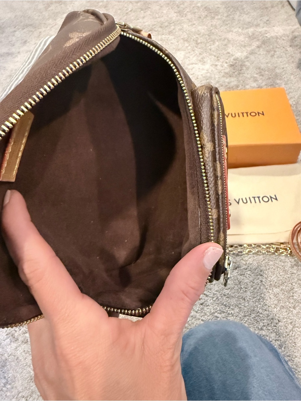 Louis Vuitton Mini Bumbag - Picture 11 of 11